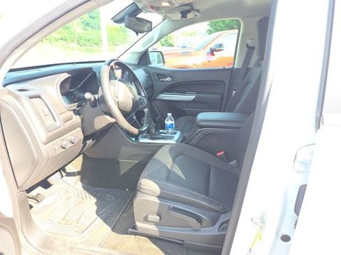 Used 2015 Chevrolet Colorado LT w/ LT Convenience Package AWD/4WD image 5