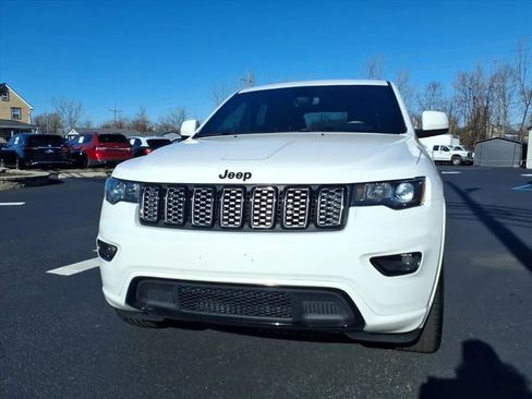 Used 2019 Jeep Grand Cherokee Altitude image 8