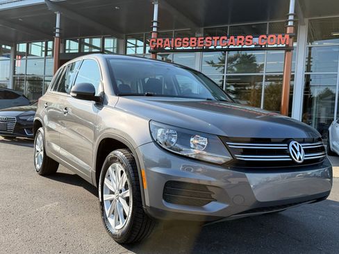 Used 2017 Volkswagen Tiguan Limited w/ Alloy Wheels Package AWD/4WD image 11