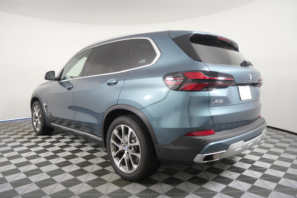 Certified 2026 BMW X5 xDrive40i AWD/4WD image 6