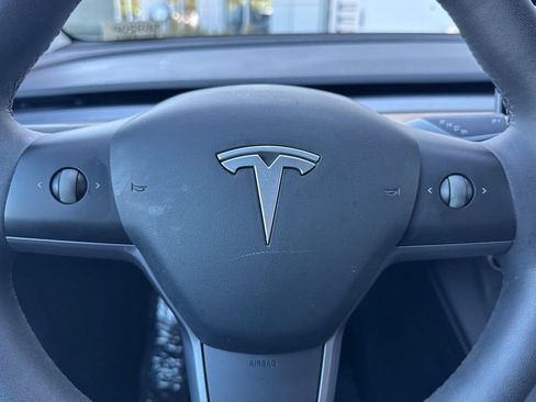 Used 2023 Tesla Model Y Long Range AWD/4WD image 22