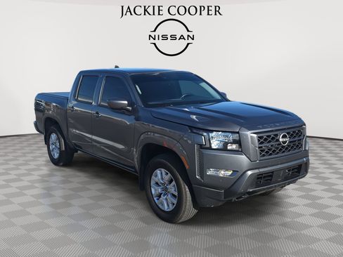 Used 2022 Nissan Frontier SV image 3