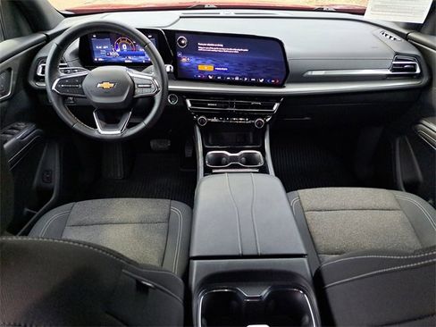 Certified 2024 Chevrolet Traverse LT w/ Trailering Package image 10