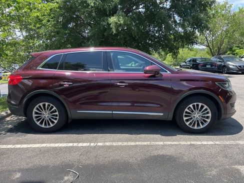 Used 2018 Lincoln MKX Select w/ Select Plus Package FWD image 6