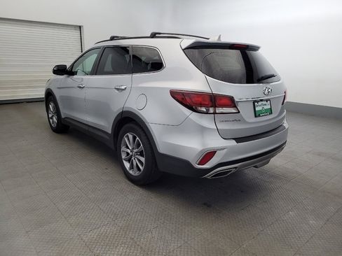 Used 2018 Hyundai Santa Fe SE image 5