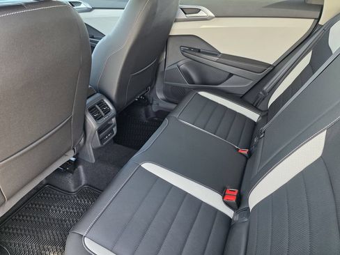 New 2026 Volkswagen Taos SEL AWD/4WD image 24
