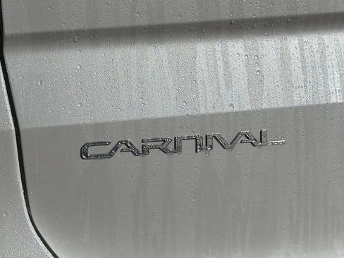 Used 2024 Kia Carnival LX image 24