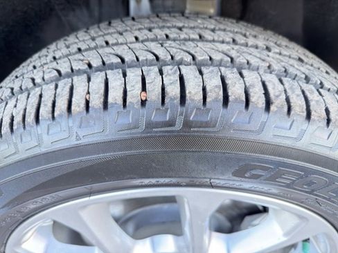 Used 2024 Jeep Compass Latitude w/ Sun and Sound Group image 29