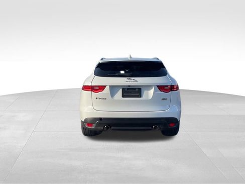Used 2017 Jaguar F-PACE Prestige image 4