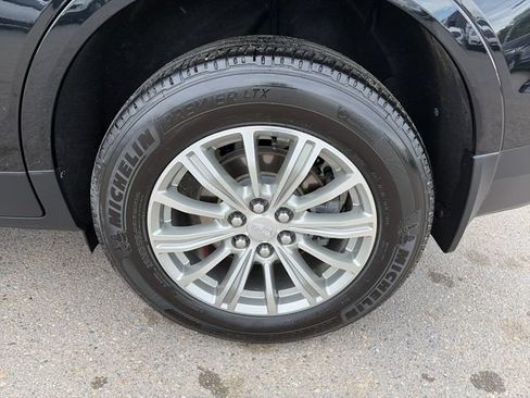 Used 2018 Cadillac XT5 Luxury w/ Driver Awareness Package AWD/4WD image 16