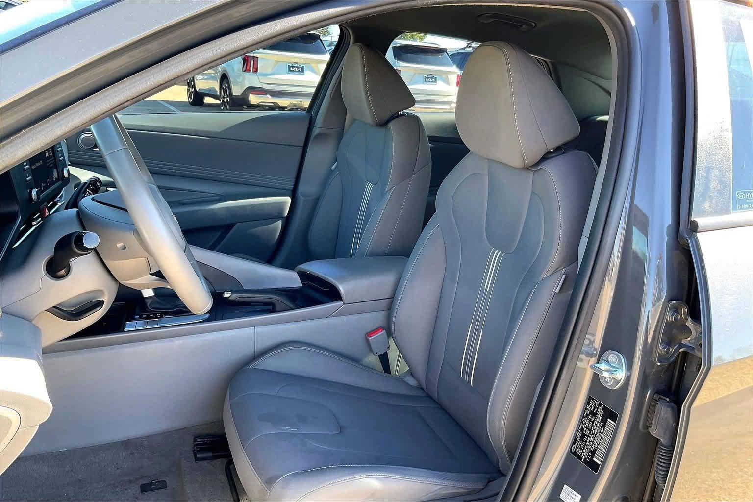 Used 2025 Hyundai Elantra Sport FWD image 9