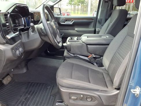 Used 2024 Chevrolet Silverado 1500 LT AWD/4WD image 7
