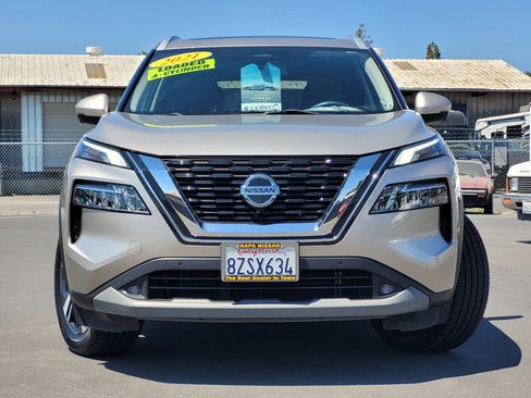 Used 2021 Nissan Rogue SL w/ Premium Package image 2
