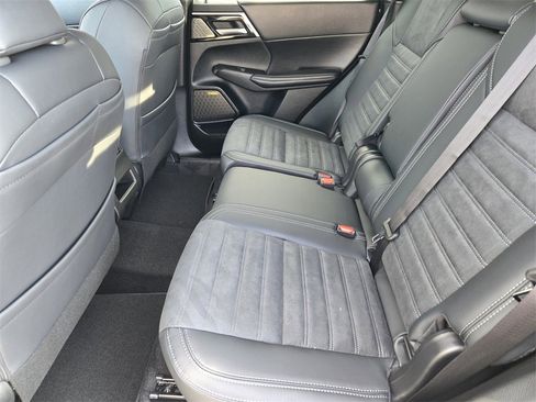 New 2026 Mitsubishi Outlander SE image 22