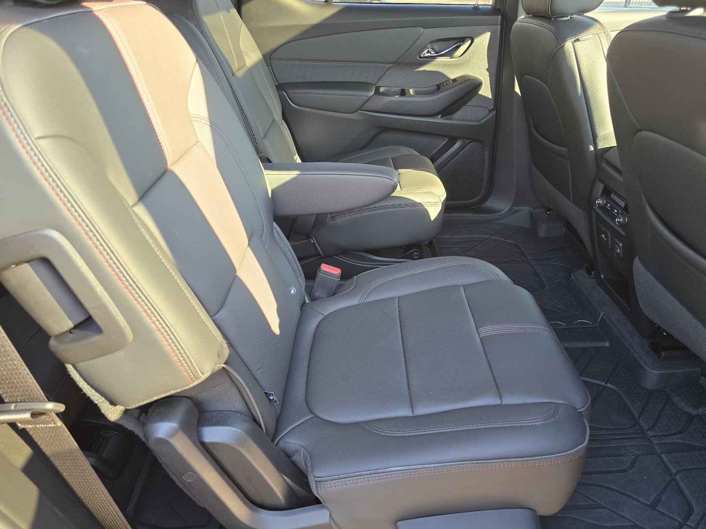 Certified 2023 Chevrolet Traverse RS w/ LPO, Floor Liner Package AWD/4WD image 31