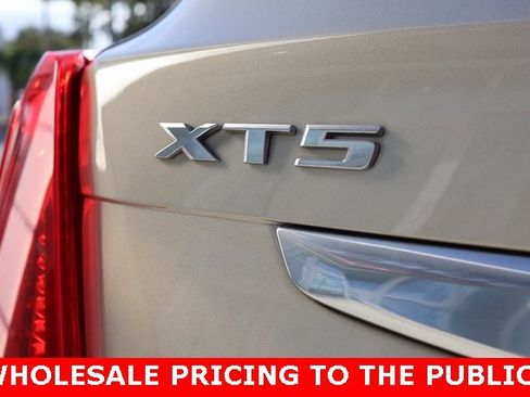 Used 2017 Cadillac XT5 Luxury w/ Driver Awareness Package image 7