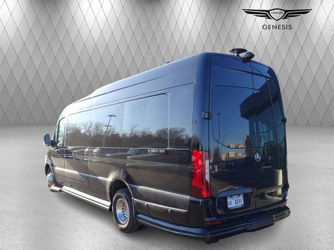 Used 2023 Mercedes-Benz Sprinter 3500 image 4