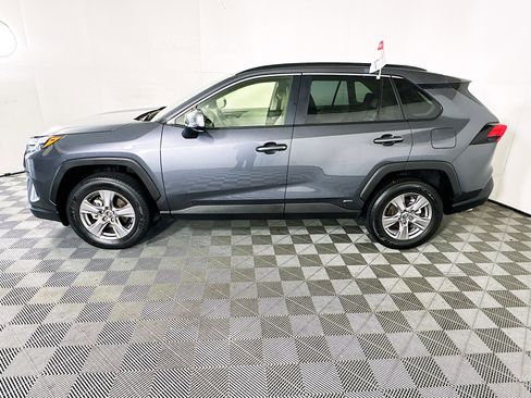 Used 2025 Toyota RAV4 XLE w/ Convenience Package AWD/4WD image 6