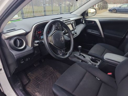 Used 2015 Toyota RAV4 LE image 7