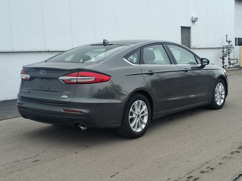 Used 2019 Ford Fusion SE image 6