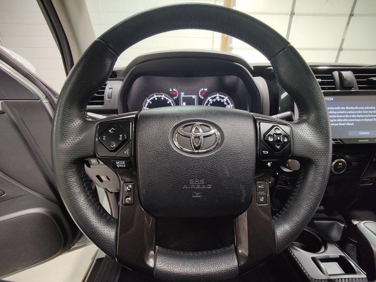 Used 2022 Toyota 4Runner TRD Off-Road Premium AWD/4WD image 37