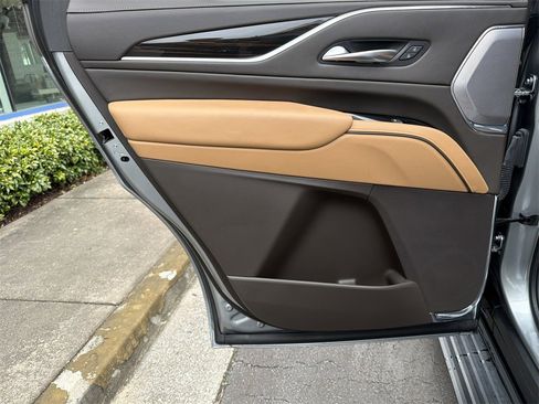 Certified 2024 Cadillac Escalade Sport w/ LPO, ONYX Package image 27