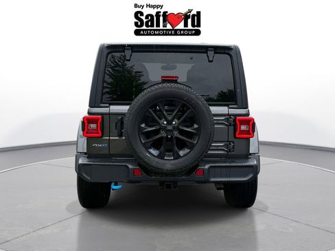 Used 2023 Jeep Wrangler Unlimited Sahara w/ Cold Weather Group AWD/4WD image 8