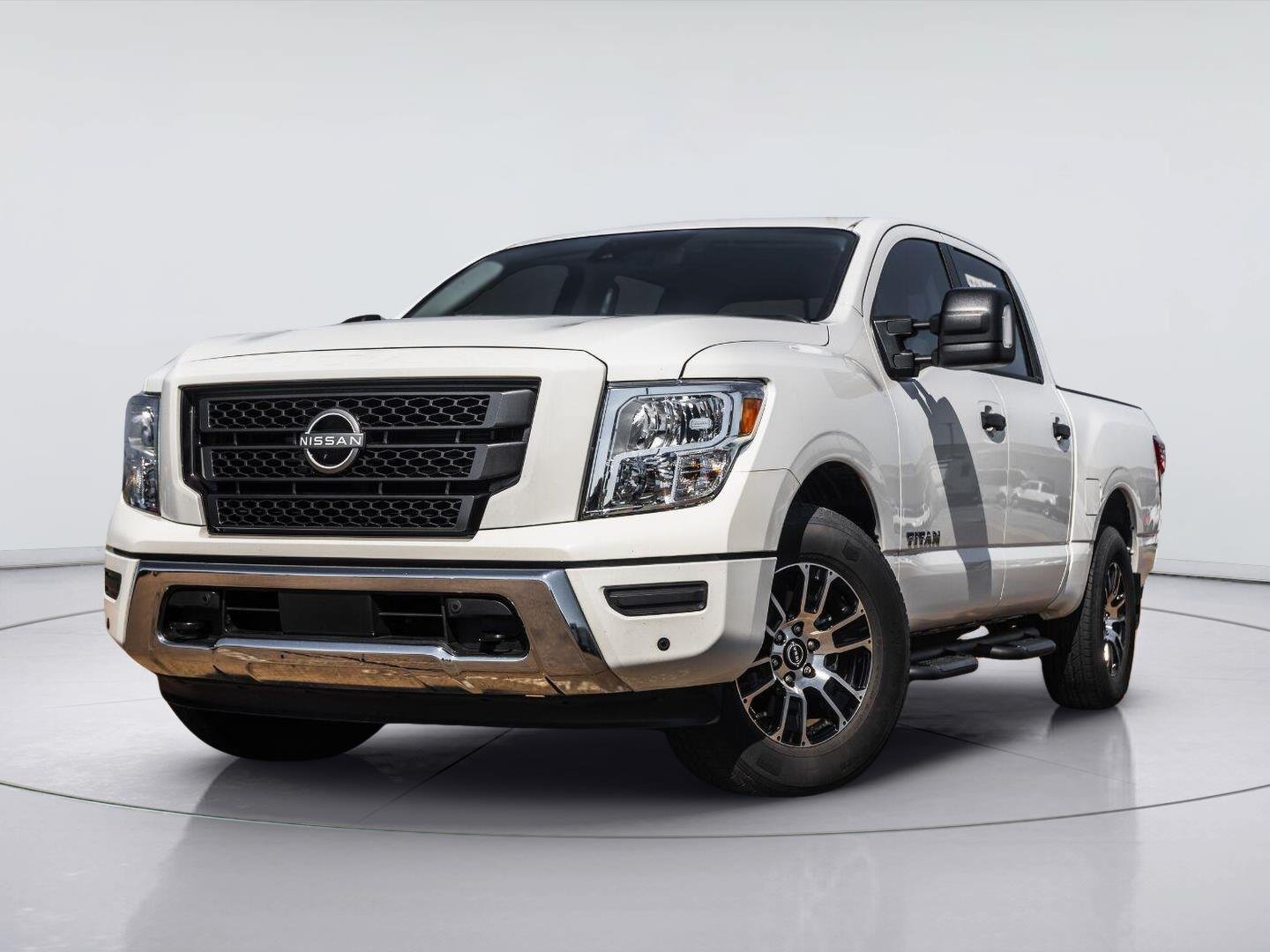 Used 2024 Nissan Titan SV w/ SV Convenience Package AWD/4WD image 1
