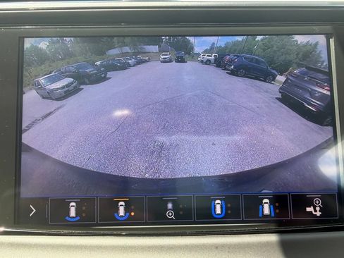 Used 2020 Buick Enclave Avenir w/ Avenir Technology Package AWD/4WD image 22