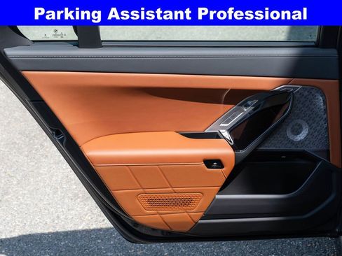 Used 2024 BMW i7 xDrive60 w/ Executive Package AWD/4WD image 27