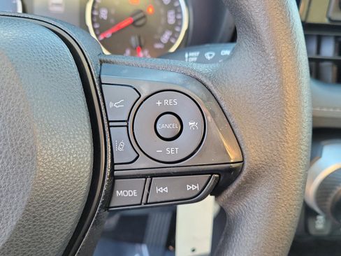 Used 2021 Toyota RAV4 LE image 24