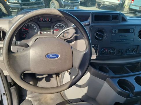 Certified 2019 Ford E-350 and Econoline 350 Super Duty RWD image 4