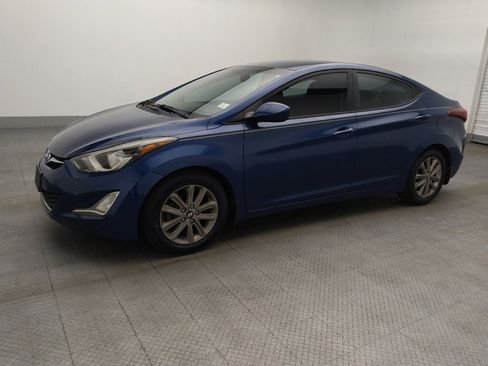 Used 2016 Hyundai Elantra SE w/ Option Group 02 FWD image 2