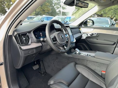 New 2026 Volvo XC90 B6 Ultra w/ Lounge Package image 8