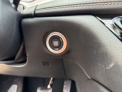 New 2026 Chrysler Pacifica Pinnacle image 16