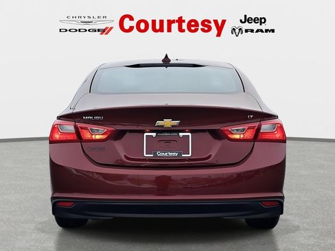 Used 2016 Chevrolet Malibu LT w/ Driver Confidence Package image 6