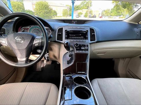 Used 2010 Toyota Venza image 14