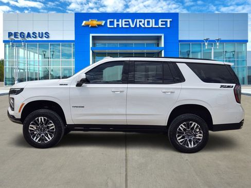 Used 2025 Chevrolet Tahoe Z71 w/ Comfort Package AWD/4WD image 3