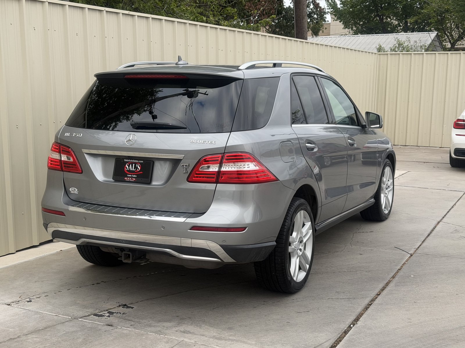 Used 2012 Mercedes-Benz ML 350 BlueTEC 4MATIC image 5