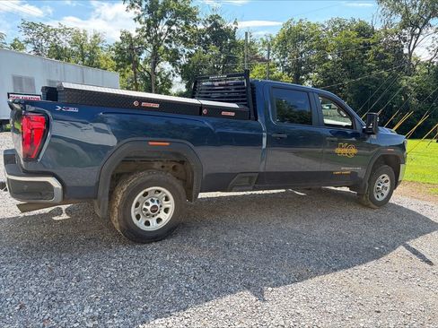 Used 2022 GMC Sierra 2500 Pro w/ Fleet Convenience Package AWD/4WD image 3