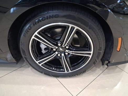 Used 2024 Ford Mustang Convertible RWD image 20