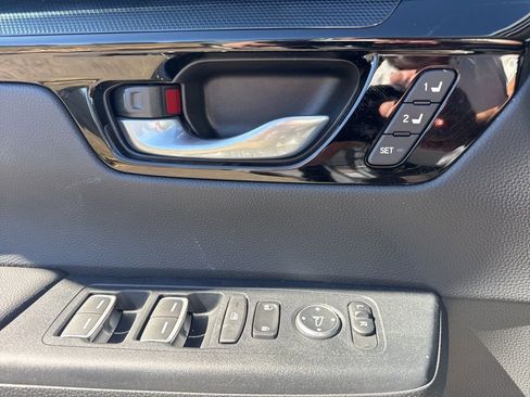 Used 2024 Honda CR-V EX-L image 7
