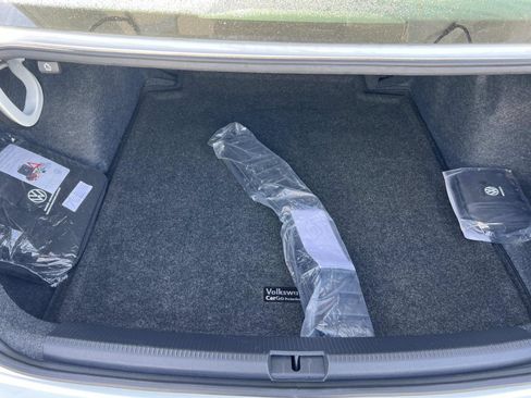 Certified 2022 Volkswagen Passat 2.0T SE image 22