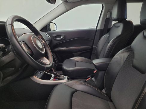 Used 2019 Jeep Compass Latitude w/ Popular Equipment Group FWD image 17