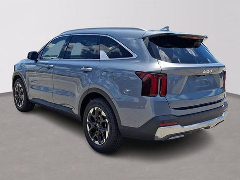 Used 2024 Kia Sorento S FWD image 4