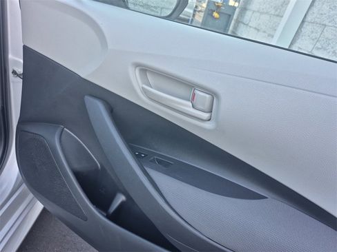 Used 2023 Toyota Corolla LE image 21