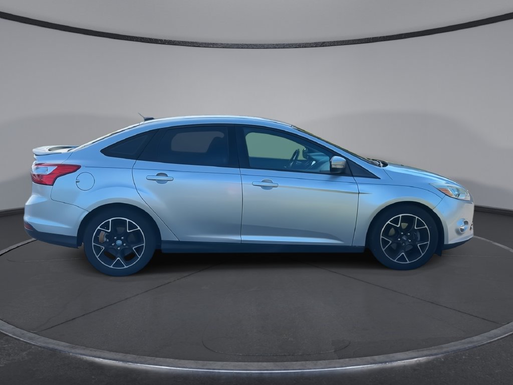 Used 2013 Ford Focus SE FWD image 9