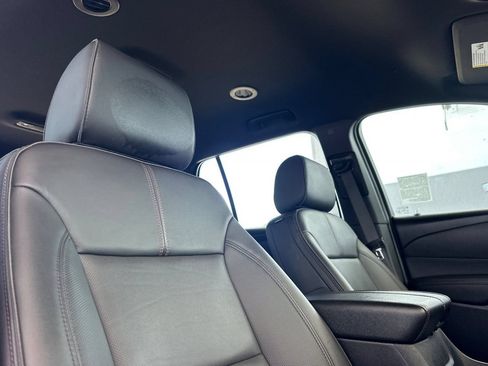 Certified 2022 Chevrolet Traverse RS FWD image 22