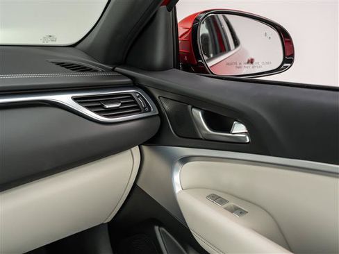 Used 2023 Genesis G70 2.0T RWD image 26