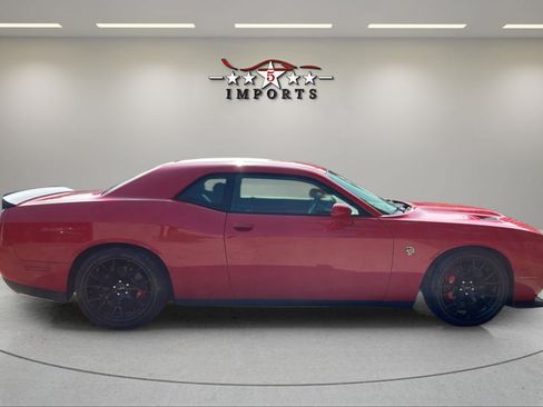 Used 2015 Dodge Challenger SRT Hellcat RWD image 6